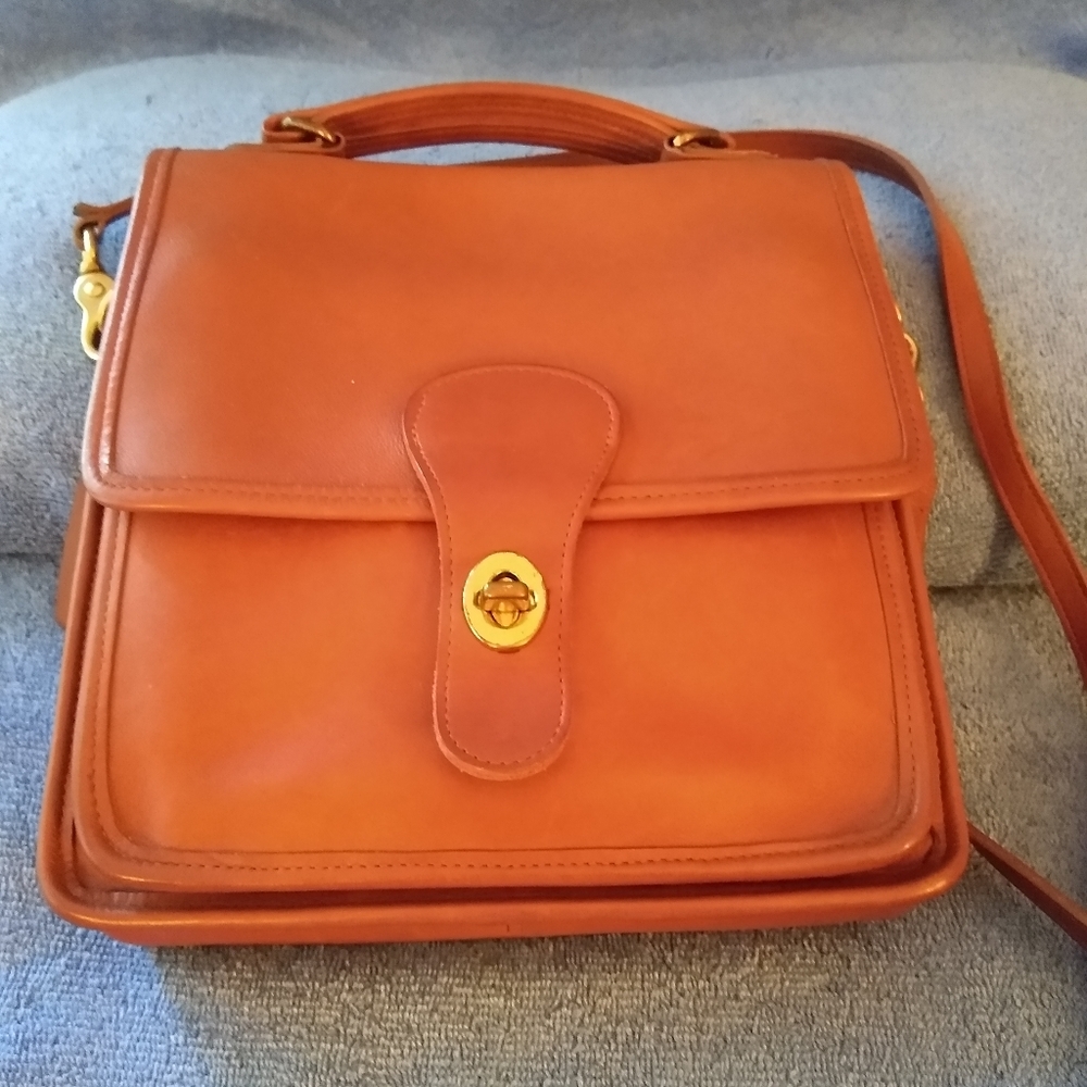 Coach vintage NYC station bag. 5130